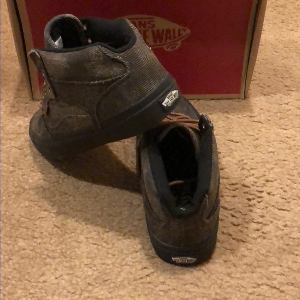 Acid Denim Bedford + Vans - Picture 3 of 4